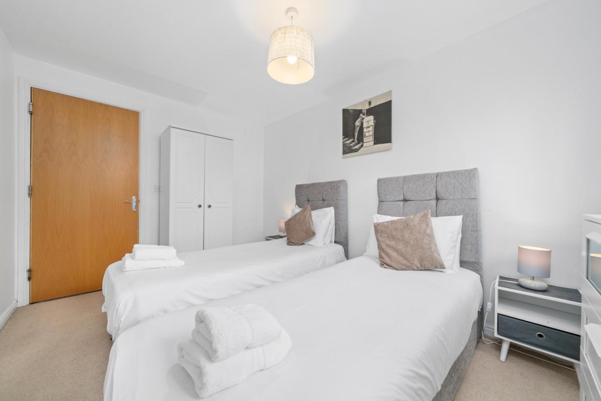 Saughton Suite With Views Of Water Of Leith エディンバラ エクステリア 写真